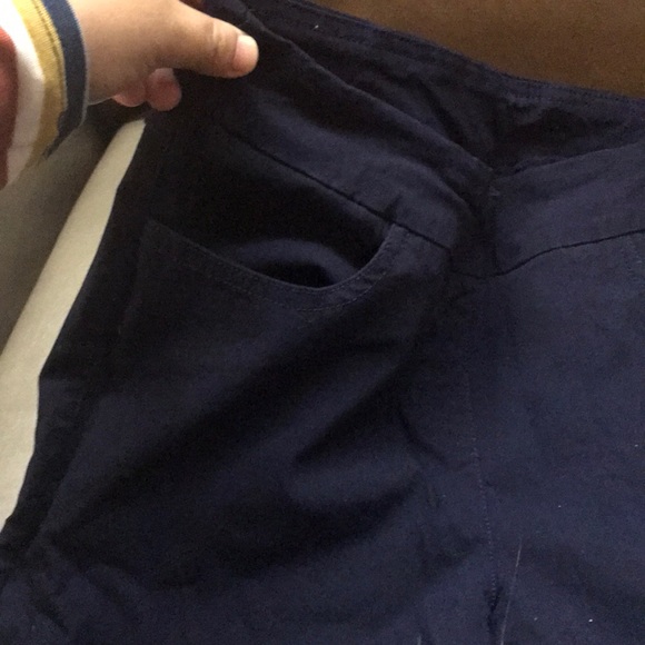 Slim Sation Black Capri - Picture 5 of 8